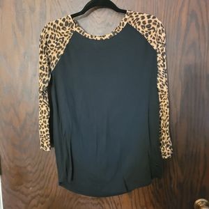 VS PINK 3/4 SLEEVE CHEETAH BLACK TOP